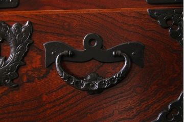 中古 伝統民芸家具 岩谷堂箪笥　高級感ある杢目と金具が魅力的な整理箪笥(衣装箪笥、引き出し)(定価約50万円)(1)