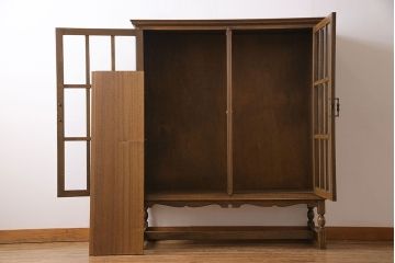 中古　永田良介商店製　面取りガラス扉の脚付きキャビネット(収納棚、本箱、ペデスタルキャビネット)(定価約68万円)(1)