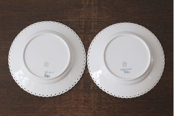 中古　ROYAL COPENHAGEN(ロイヤルコペンハーゲン)　ブルーフルーテッド　フルレース　23cmプレート2枚セット(洋食器)(定価約7万6千円)(1)