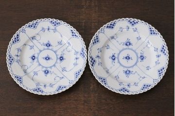 アンティーク雑貨　中古　ROYAL COPENHAGEN(ロイヤルコペンハーゲン)　ブルーフルーテッド　フルレ  ース　23cmディーププレート2枚セット(プレート、洋食器)(定価約7万6千円)