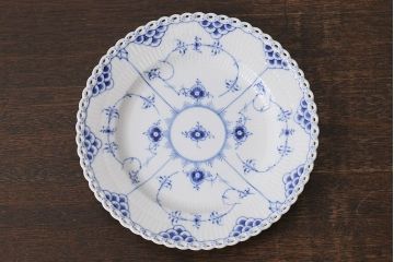 アンティーク雑貨　中古　ROYAL COPENHAGEN(ロイヤルコペンハーゲン)　ブルーフルーテッド　フルレ  ース　23cmディーププレート2枚セット(プレート、洋食器)(定価約7万6千円)
