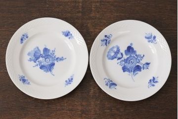 アンティーク雑貨　中古　ROYAL COPENHAGEN(ロイヤルコペンハーゲン)　ブルーフラワー　プレイン　17.5cmディーププレート(プレート、洋食器)2枚セット(1)