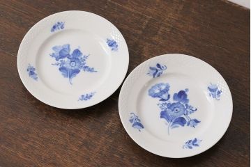 アンティーク雑貨　中古　ROYAL COPENHAGEN(ロイヤルコペンハーゲン)　ブルーフラワー　プレイン　17.5cmディーププレート(プレート、洋食器)2枚セット(1)