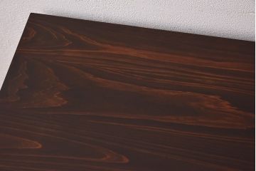 レトロ家具　昭和レトロ　鉄脚付き　小花柄の引手が愛らしい箪笥ローチェスト(ローボード、衣装箪笥)