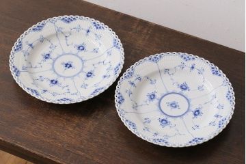 アンティーク雑貨　中古　ROYAL COPENHAGEN(ロイヤルコペンハーゲン)　ブルーフルーテッド　フルレース　25cmディーププレート2枚セット(プレート、洋食器)(定価約8万6千円)(3)