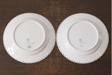 アンティーク雑貨　中古　ROYAL COPENHAGEN(ロイヤルコペンハーゲン)　ブルーフルーテッド　フルレース　25cmディーププレート2枚セット(プレート、洋食器)(定価約8万6千円)(3)