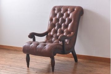 ヴィンテージ家具　フランスビンテージ　気品と渋さが漂うチェスターフィールドシングルソファ(アームチェア、一人掛け)