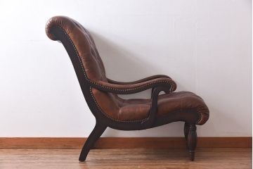 ヴィンテージ家具　フランスビンテージ　気品と渋さが漂うチェスターフィールドシングルソファ(アームチェア、一人掛け)