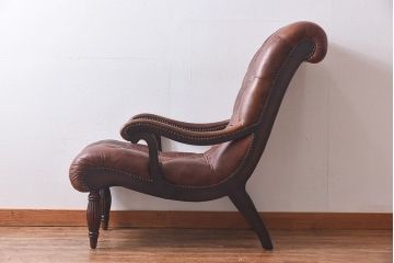 ヴィンテージ家具　フランスビンテージ　気品と渋さが漂うチェスターフィールドシングルソファ(アームチェア、一人掛け)