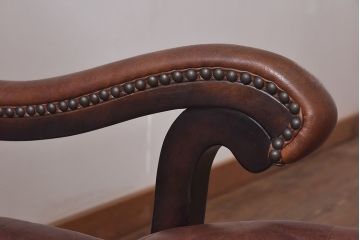 ヴィンテージ家具　フランスビンテージ　気品と渋さが漂うチェスターフィールドシングルソファ(アームチェア、一人掛け)