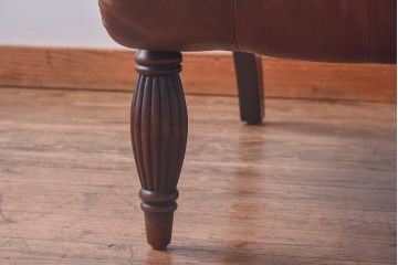 ヴィンテージ家具　フランスビンテージ　気品と渋さが漂うチェスターフィールドシングルソファ(アームチェア、一人掛け)