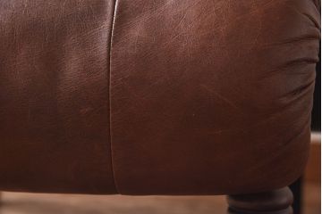 ヴィンテージ家具　フランスビンテージ　気品と渋さが漂うチェスターフィールドシングルソファ(アームチェア、一人掛け)