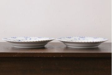中古　ROYAL COPENHAGEN(ロイヤルコペンハーゲン)　ブルーフルーテッド　フルレース　25cmプレート2枚セット(洋食器)(定価約8万6千円)(1)
