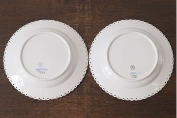 中古　ROYAL COPENHAGEN(ロイヤルコペンハーゲン)　ブルーフルーテッド　フルレース　25cmプレート2枚セット(洋食器)(定価約8万6千円)(1)