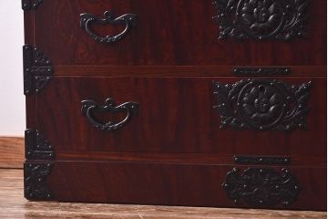 中古　岩谷堂箪笥　開き牡丹・羽牡丹　みちのくA2型衣装箪笥(和タンス、整理箪笥)
