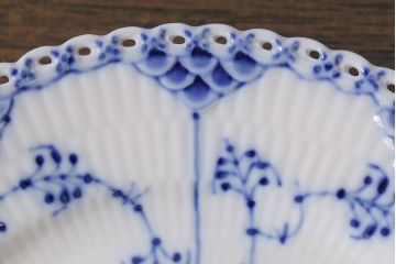 中古　ROYAL COPENHAGEN(ロイヤルコペンハーゲン)　17.5cm　ブルーフルーテッドフルレース　プレート2枚セット(洋食器)(定価約6万5千円)(1)