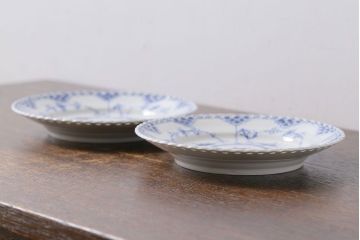 中古　ROYAL COPENHAGEN(ロイヤルコペンハーゲン)　ブルーフルーテッド　フルレース　17.5cmプレート2枚セット(洋食器)(定価約6万5千円)(1)