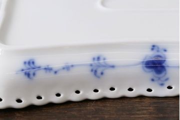 アンティーク雑貨　中古　ROYAL COPENHAGEN(ロイヤルコペンハーゲン)　ブルーフルーテッド　フルレース　スクエアプレート(トレイ、洋食器)(定価約4万8千円)(1)