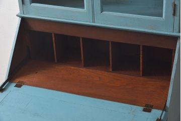 アンティーク家具　イギリスアンティーク　スリムでおしゃれなペイントライティングビューロー(デスク、簿記机、在宅ワーク、在宅用キャビネット、本箱)