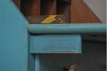 アンティーク家具　イギリスアンティーク　スリムでおしゃれなペイントライティングビューロー(デスク、簿記机、在宅ワーク、在宅用キャビネット、本箱)