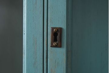 アンティーク家具　イギリスアンティーク　スリムでおしゃれなペイントライティングビューロー(デスク、簿記机、在宅ワーク、在宅用キャビネット、本箱)