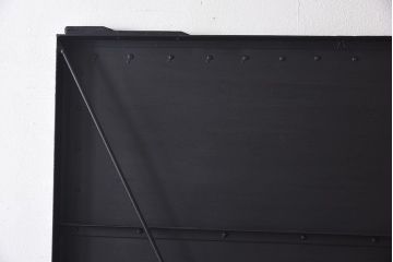 昭和期　シンプルなデザインで味わい深いペイント鉄扉(引き戸、建具)