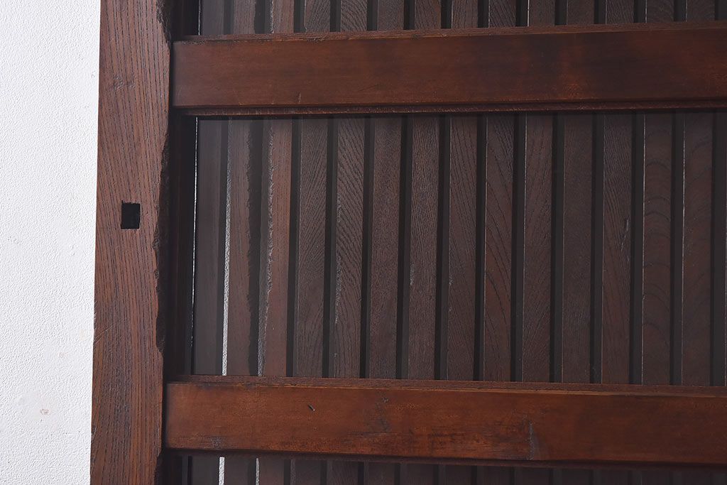 和製アンティーク　総ケヤキ材　ガラス入りリメイク　金具が趣き深い富山蔵戸(引き戸、建具、玄関戸)