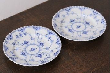 アンティーク雑貨　中古　ROYAL COPENHAGEN(ロイヤルコペンハーゲン)　ブルーフルーテッド　フルレース　19.5cmディーププレート2枚セット(プレート、洋食器)(定価約6万5千円)(1)