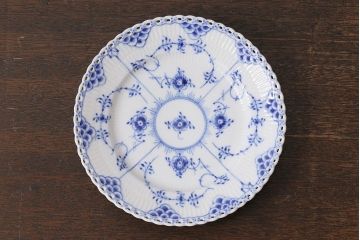 アンティーク雑貨　中古　ROYAL COPENHAGEN(ロイヤルコペンハーゲン)　ブルーフルーテッド　フルレース　19.5cmディーププレート2枚セット(プレート、洋食器)(定価約6万5千円)(1)