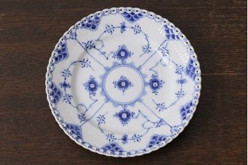 中古　ROYAL COPENHAGEN(ロイヤルコペンハーゲン)　19.5cm　ブルーフルーテッドフルレース　プレート2枚セット(洋食器)(定価約6万5千円)(2)