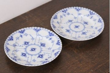 中古　ROYAL COPENHAGEN(ロイヤルコペンハーゲン)　19.5cm　ブルーフルーテッドフルレース　プレート2枚セット(洋食器)(定価約6万5千円)(2)