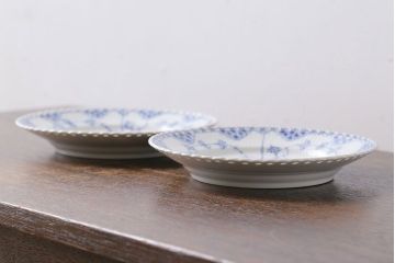アンティーク雑貨　中古　ROYAL COPENHAGEN(ロイヤルコペンハーゲン)　ブルーフルーテッド　フルレース　19.5cmディーププレート2枚セット(プレート、洋食器)(定価約6万5千円)(3)