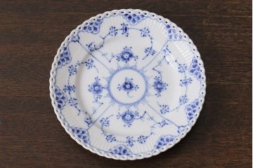 アンティーク雑貨　中古　ROYAL COPENHAGEN(ロイヤルコペンハーゲン)　ブルーフルーテッド　フルレース　19.5cmディーププレート2枚セット(プレート、洋食器)(定価約6万5千円)(3)