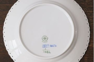 アンティーク雑貨　中古　ROYAL COPENHAGEN(ロイヤルコペンハーゲン)　ブルーフルーテッド　フルレース　19.5cmディーププレート2枚セット(プレート、洋食器)(定価約6万5千円)(3)