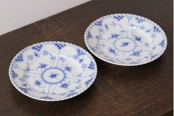 中古　ROYAL COPENHAGEN(ロイヤルコペンハーゲン)　ブルーフルーテッド　フルレース　19.5cmプレート2枚セット(洋食器)(定価約6万5千円)(3)