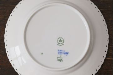中古　ROYAL COPENHAGEN(ロイヤルコペンハーゲン)　ブルーフルーテッド　フルレース　19.5cmプレート2枚セット(洋食器)(定価約6万5千円)(3)