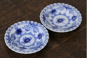 アンティーク雑貨　中古　ROYAL COPENHAGEN(ロイヤルコペンハーゲン)　ブルーフルーテッド　フルレース　7.5cmバタープレート2枚セット(ミニプレート)(定価約2万4千円)(2)