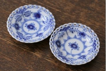 アンティーク雑貨　中古　ROYAL COPENHAGEN(ロイヤルコペンハーゲン)　ブルーフルーテッド　フルレース　7.5cmバタープレート2枚セット(ミニプレート)(定価約2万4千円)(2)