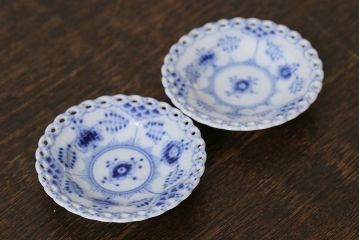 アンティーク雑貨　中古　ROYAL COPENHAGEN(ロイヤルコペンハーゲン)　ブルーフルーテッド　フルレース　7.5cmバタープレート2枚セット(ミニプレート)(定価約2万4千円)(3)