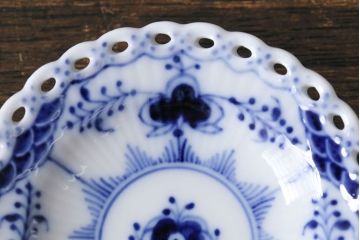 アンティーク雑貨　中古　ROYAL COPENHAGEN(ロイヤルコペンハーゲン)　ブルーフルーテッド　フルレース　7.5cmミニプレート2枚セット(バタープレート)(定価約2万4千円)(1)