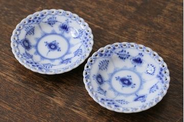 アンティーク雑貨　中古　ROYAL COPENHAGEN(ロイヤルコペンハーゲン)　ブルーフルーテッド　フルレース　7.5cmミニプレート2枚セット(バタープレート)(定価約2万4千円)(2)