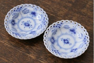 アンティーク雑貨　中古　ROYAL COPENHAGEN(ロイヤルコペンハーゲン)　ブルーフルーテッド　フルレース　7.5cmミニプレート2枚セット(バタープレート)(定価約2万4千円)(3)