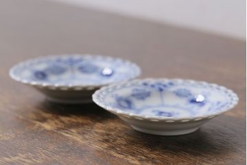 アンティーク雑貨　中古　ROYAL COPENHAGEN(ロイヤルコペンハーゲン)　ブルーフルーテッド　フルレース　7.5cmミニプレート2枚セット(バタープレート)(定価約2万4千円)(3)