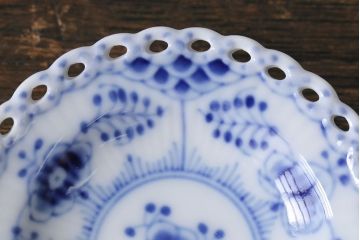 アンティーク雑貨　中古　ROYAL COPENHAGEN(ロイヤルコペンハーゲン)　ブルーフルーテッド　フルレース　7.5cmミニプレート2枚セット(バタープレート)(定価約2万4千円)(3)