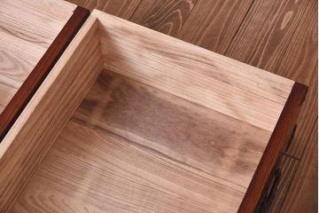 中古美品　岩谷堂箪笥　羽桐　寿型　片開き戸棚付き和タンス(整理箪笥、衣装箪笥、チェスト、桐箪笥、桐たんす)