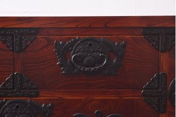 中古美品　岩谷堂箪笥　羽桐　寿型　片開き戸棚付き和タンス(整理箪笥、衣装箪笥、チェスト、桐箪笥、桐たんす)