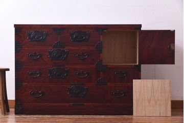 中古美品　岩谷堂箪笥　羽桐　寿型　片開き戸棚付き和タンス(整理箪笥、衣装箪笥、チェスト、桐箪笥、桐たんす)