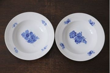 アンティーク雑貨　中古　ROYAL COPENHAGEN(ロイヤルコペンハーゲン)　ブルーフラワー　プレイン　23.5cmスープディッシュ2枚セット(ディーププレート)(1)