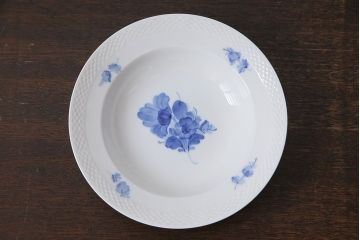 アンティーク雑貨　中古　ROYAL COPENHAGEN(ロイヤルコペンハーゲン)　ブルーフラワー　プレイン　23.5cmスープディッシュ2枚セット(ディーププレート)(1)