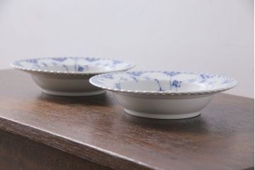 中古　ROYAL COPENHAGEN(ロイヤルコペンハーゲン)　ブルーフルーテッド　フルレース　23cmスープディッシュ2枚セット(ディーププレート)(定価約7万5千円)(1)